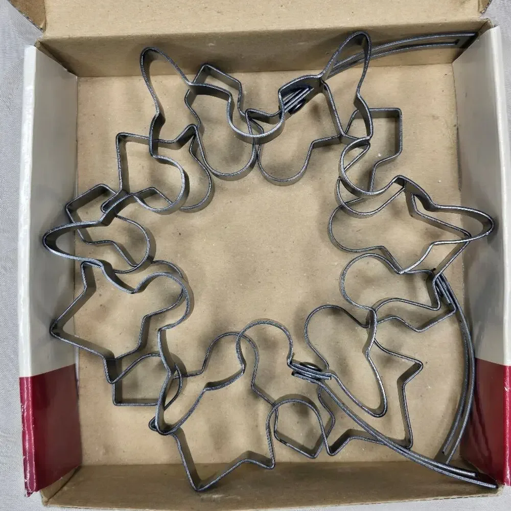 Williams-Sonoma Set of 3 Snowflake Pancake Molds in Box